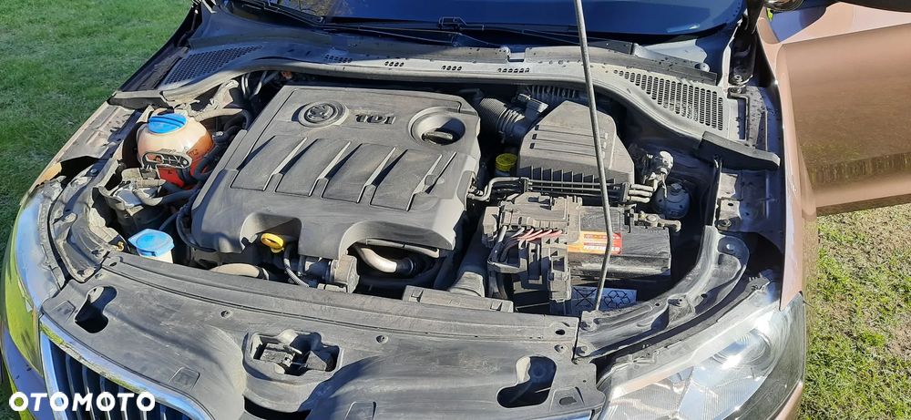 Skoda RAPID 1.6 TDI DPF Elegance - 15