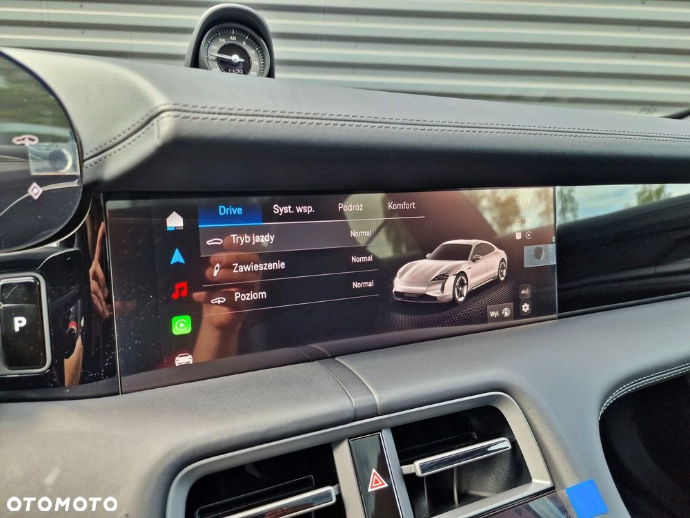Porsche Taycan - 15