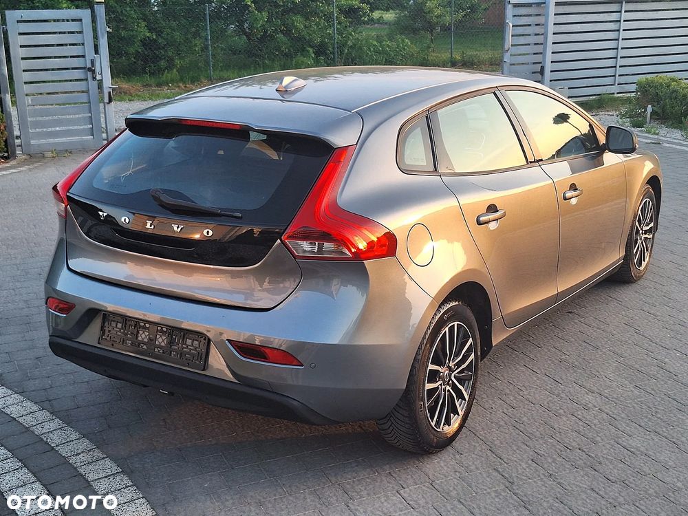 Volvo V40 D2 Kinetic - 9