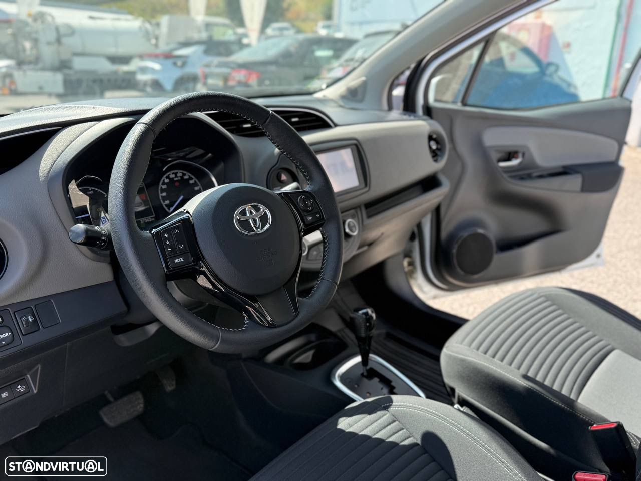 Toyota Yaris 1.5 HDF Premier Edition - 14