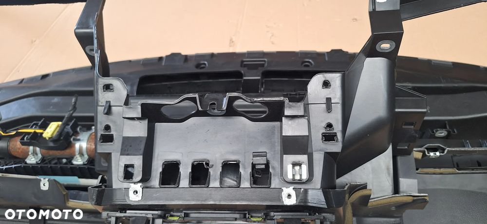 Volkswagen Golf VI Deska Rozdzielcza Kokpit Konsola - 28