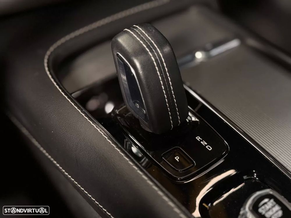 Volvo XC 90 2.0 T8 PHEV R-Design AWD - 22