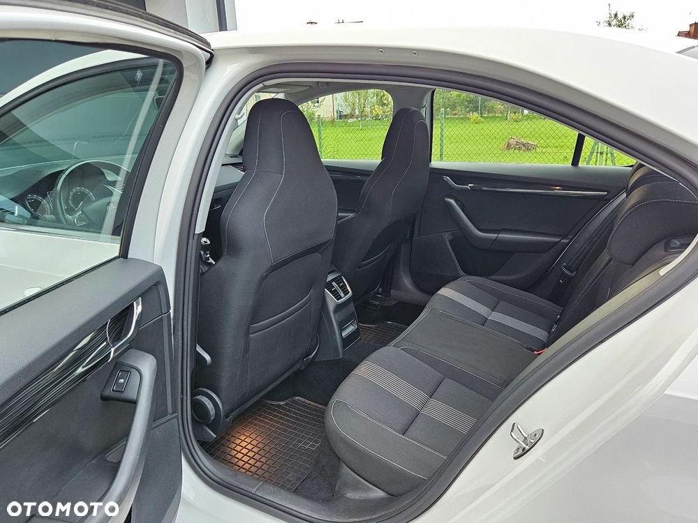 Skoda Octavia 1.6 TDI SCR Style - 32