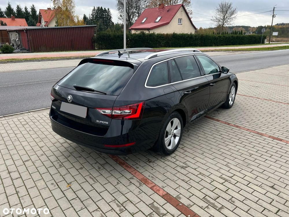 Skoda Superb 2.0 TDI Sportline - 4