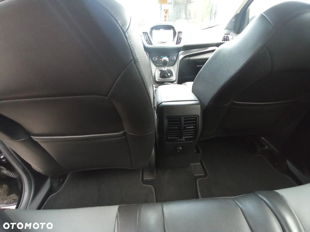 Ford Kuga 2.0 TDCi 4x4 Vignale - 34