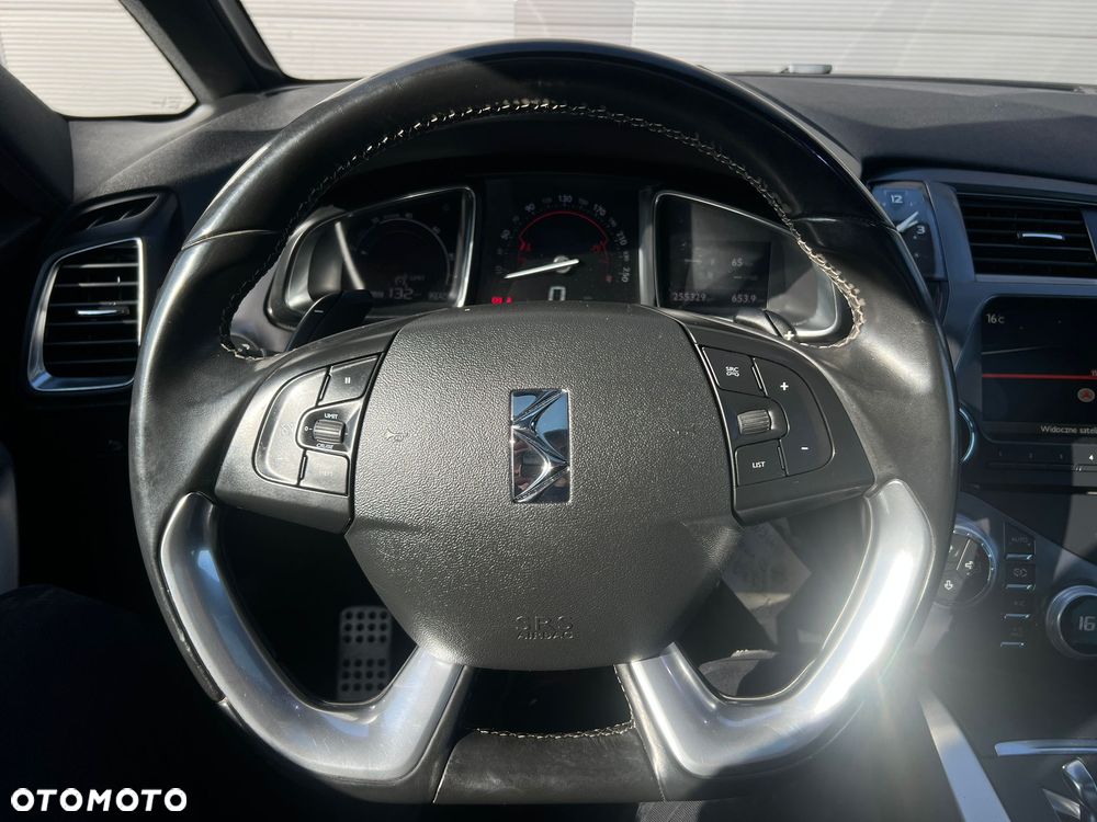 Citroën DS5 Hybrid4 EGS6 SportChic - 32