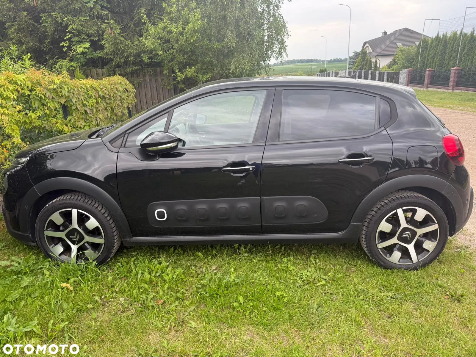 Citroën C3 1.2 PureTech Shine - 1