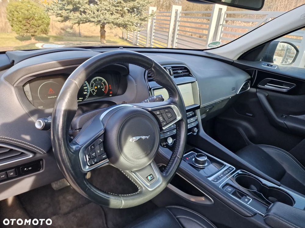 Jaguar F-Pace 20d AWD R-Sport - 23