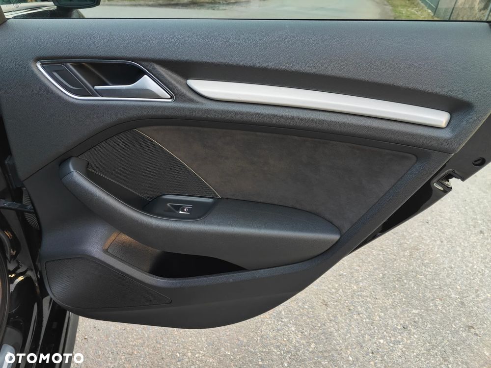 Audi A3 Sportback 2.0 TDI (clean diesel) quattro S tronic S line Sportpaket - 25