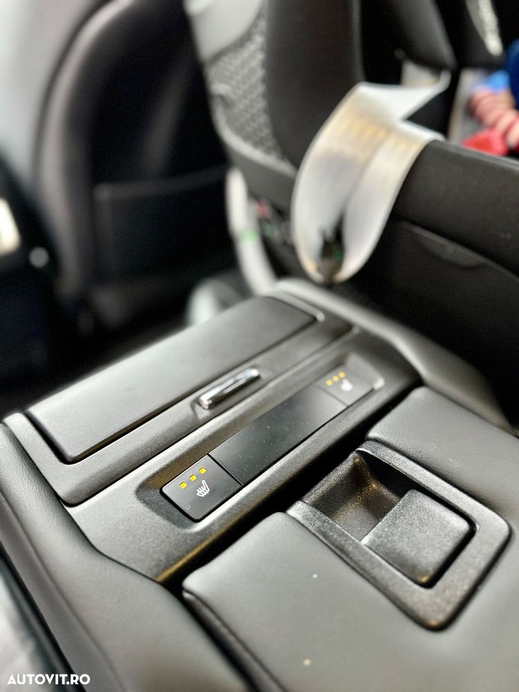 Lexus Seria RX - 16