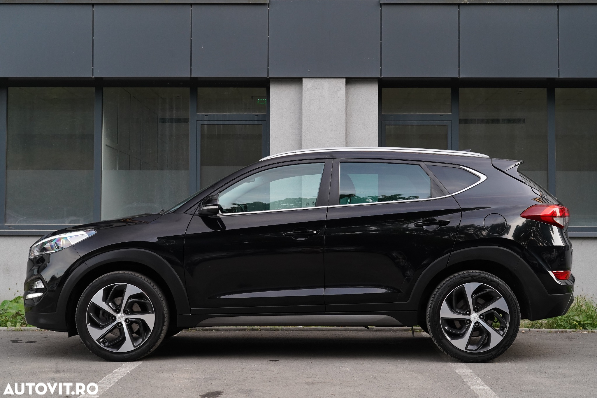 Hyundai Tucson blue 1.7 CRDi 2WD DCT Premium - 13