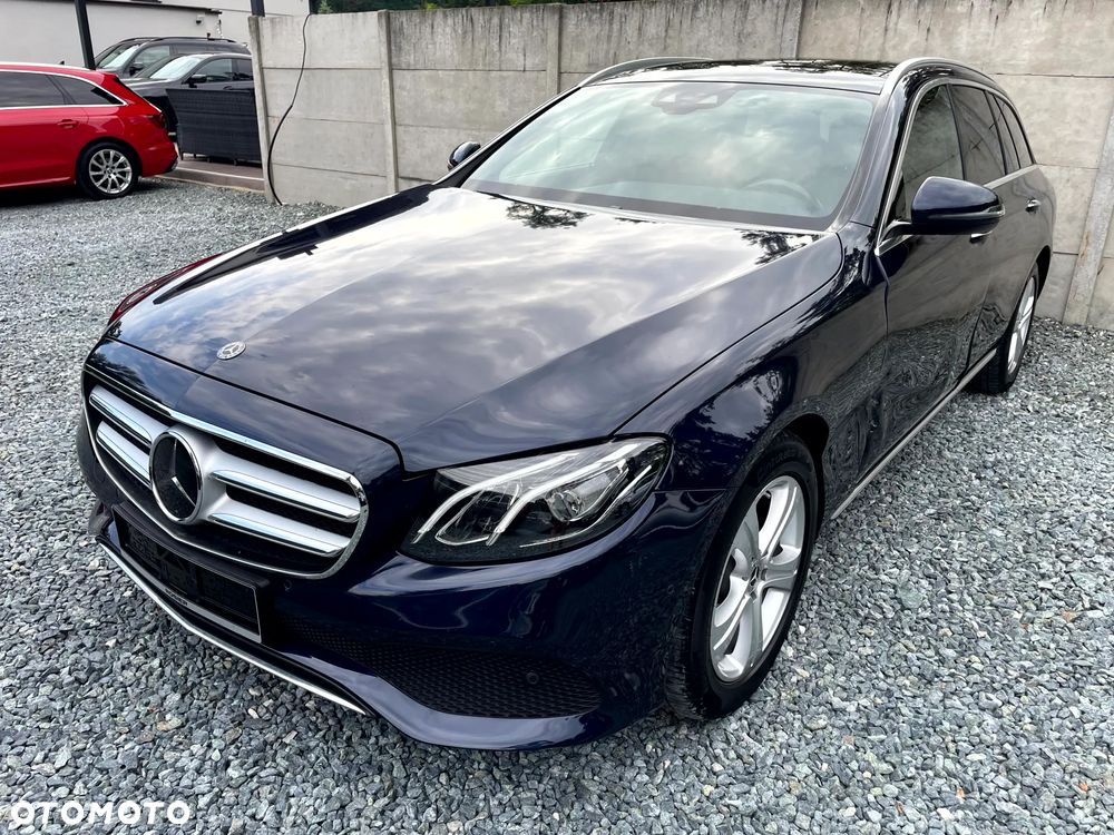 Mercedes-Benz Klasa E 220 d 4Matic 9G-TRONIC Avantgarde - 2