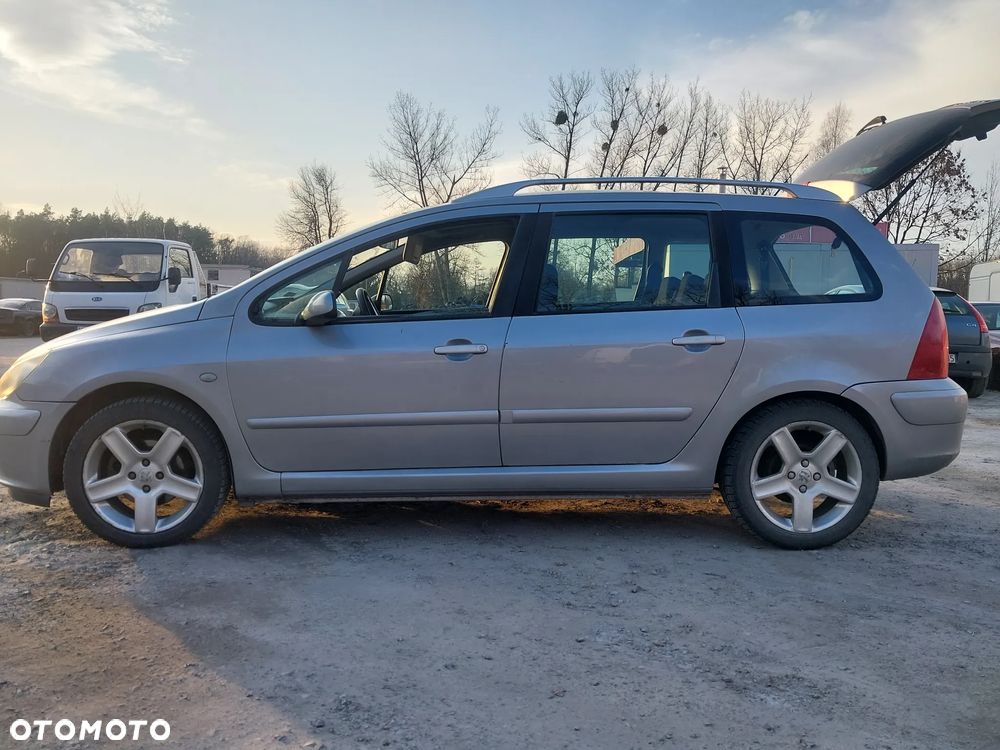 Peugeot 307 SW Kombi silnik 2.0 16v RFN skrzynia biegów automat automatyczna drzwi maska zderzak PDC klapa błotnik lusterko EZAC szyba czołowa fotel fotele dach panorama podsufitka alufelgi 17 cali roleta CAŁY NA CZĘŚCI - 6