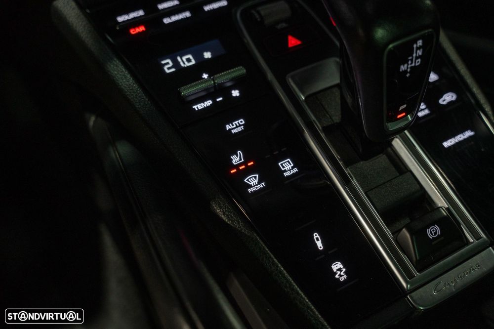 Porsche Cayenne Coupé E-Hybrid - 29