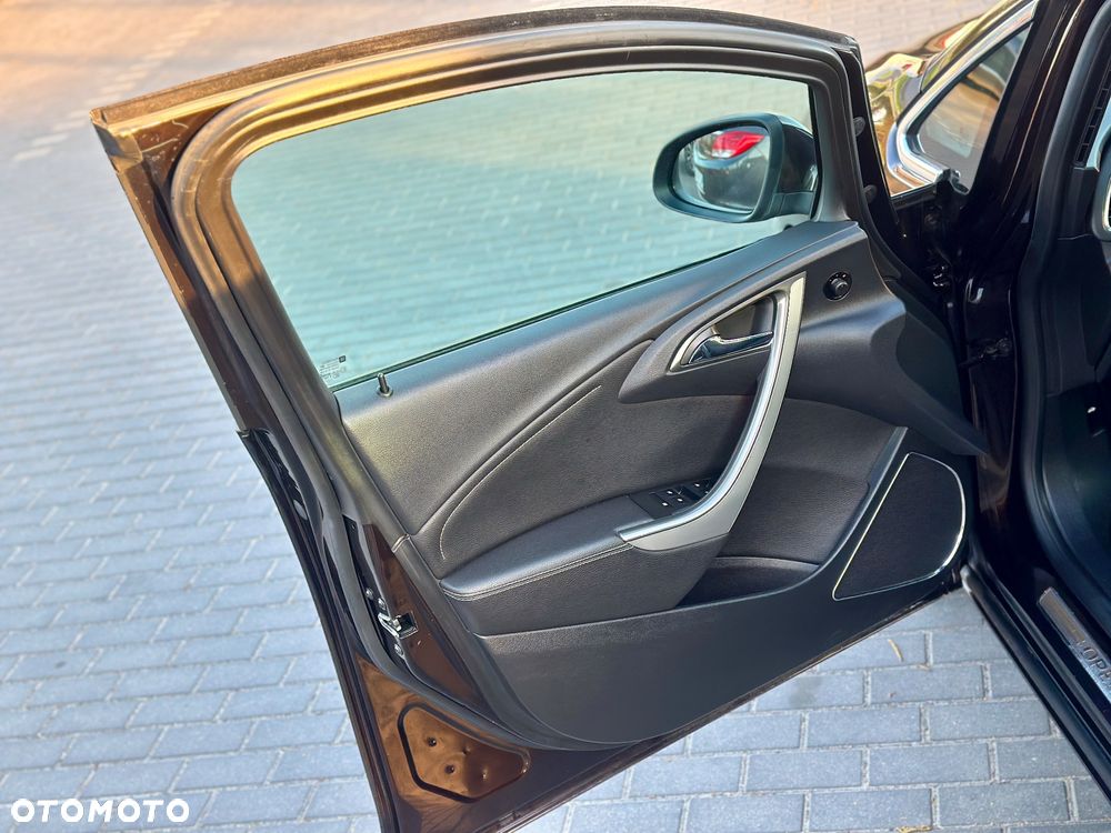 Opel Astra 1.4 Turbo Color Edition - 17