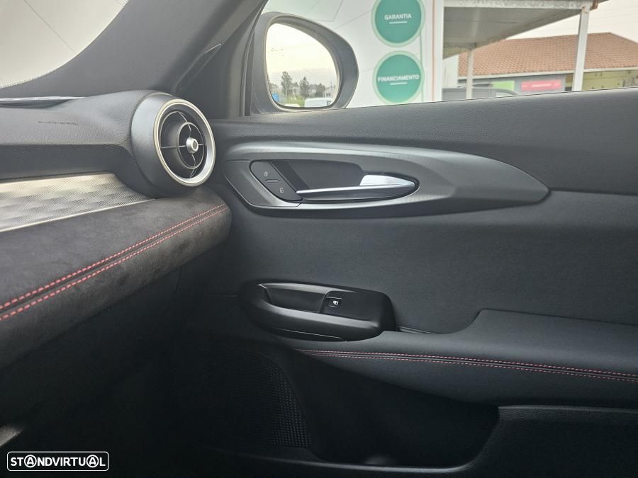 Alfa Romeo Tonale 1.3 Plug-In Hybrid Veloce e-AWD - 33