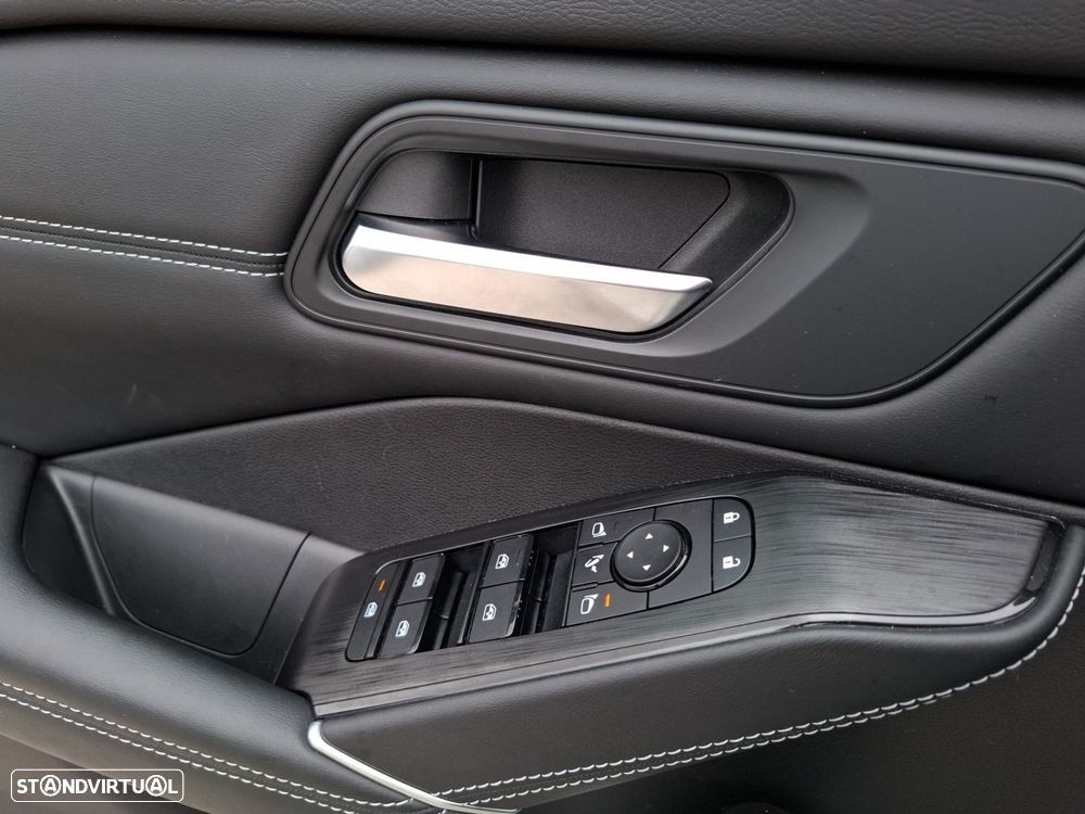 Nissan Qashqai 1.3 DIG-T N-Connecta LED - 23