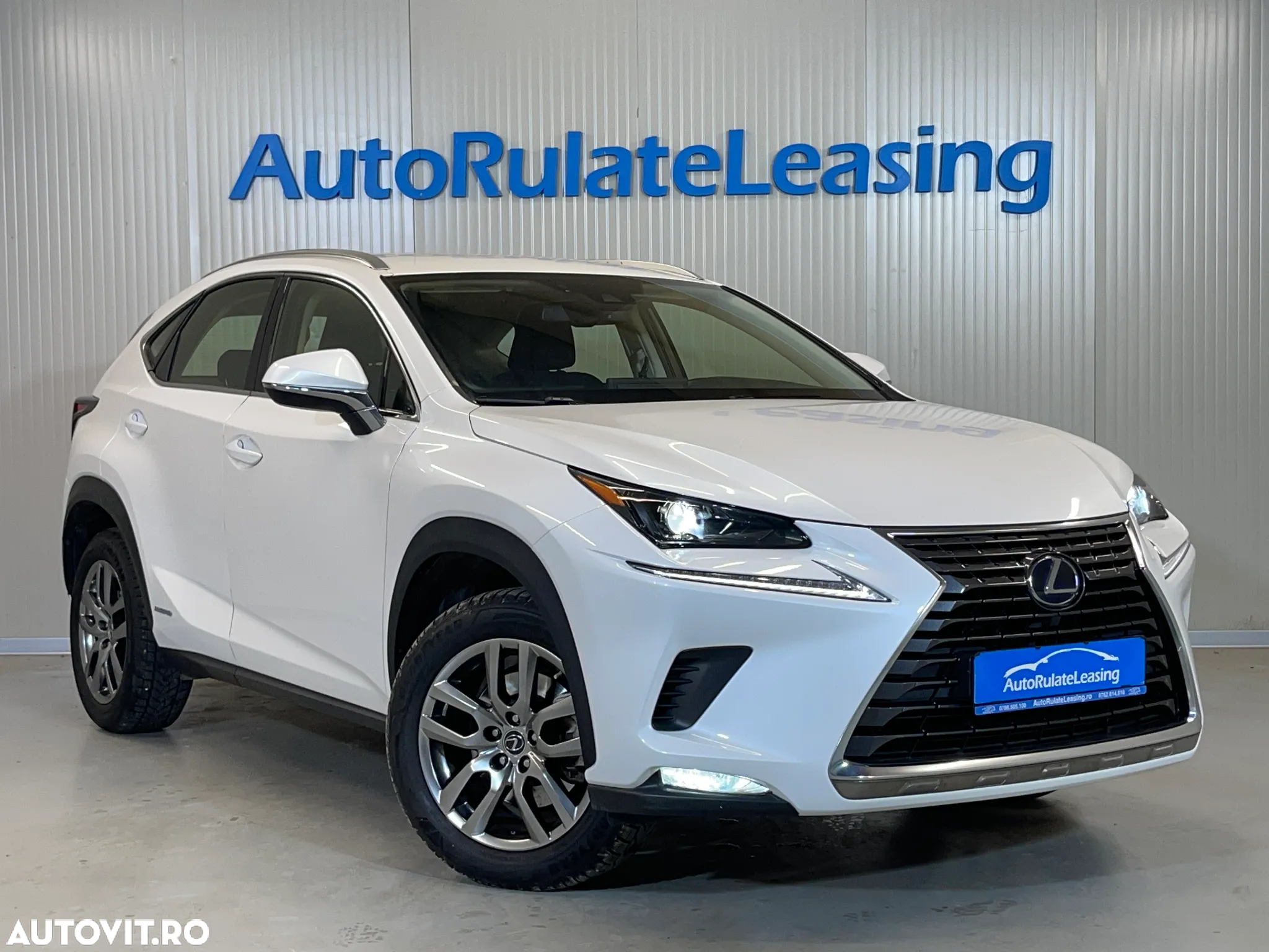 Lexus Seria NX 300h AWD Business - 2