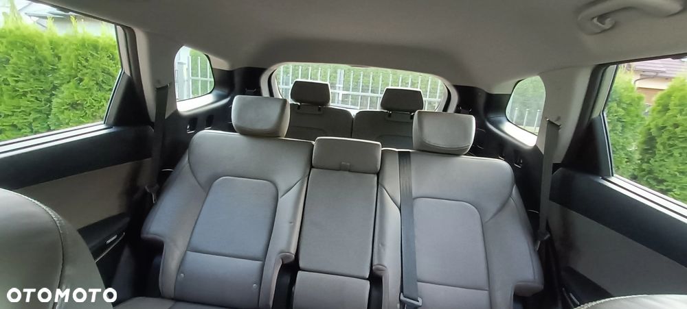 Hyundai Grand Santa Fe - 7