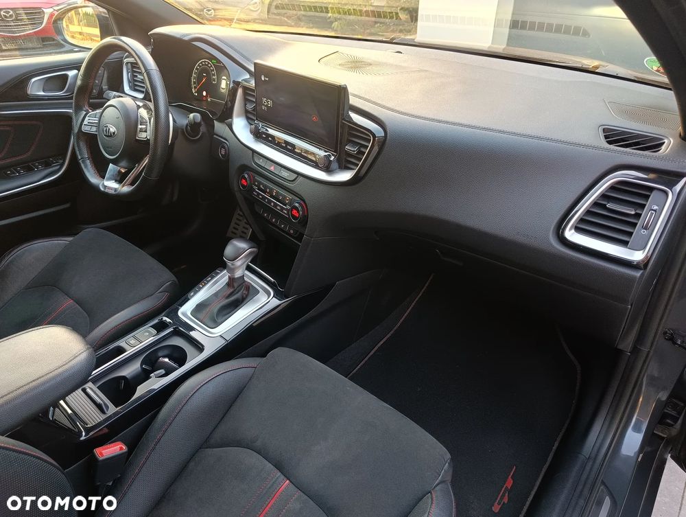 Kia ProCeed 1.6 T-GDI GT DCT - 13