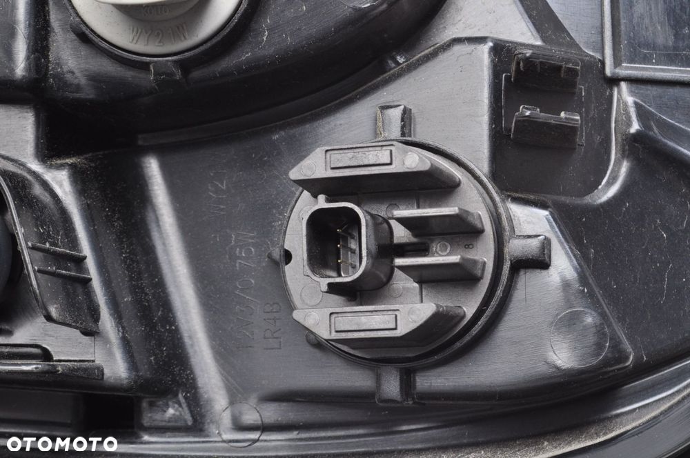 TOYOTA YARIS IV LAMPA PRAWA TYLNA PRAWY TYŁ - 8
