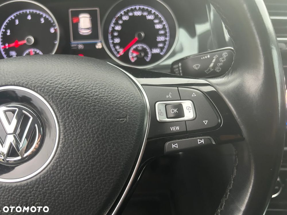 Volkswagen Golf 1.5 TSI BMT Comfortline - 34