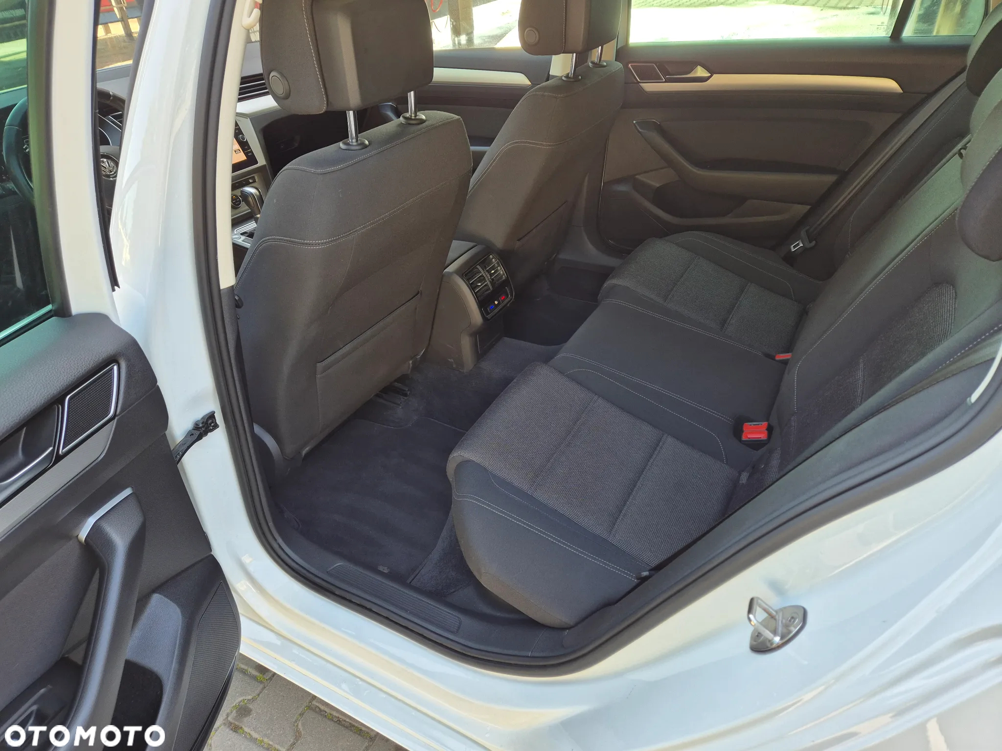 Volkswagen Passat - 20