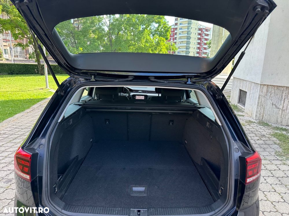 Volkswagen Passat - 31