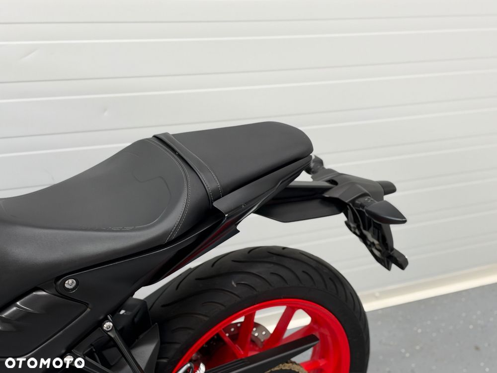Yamaha MT - 33