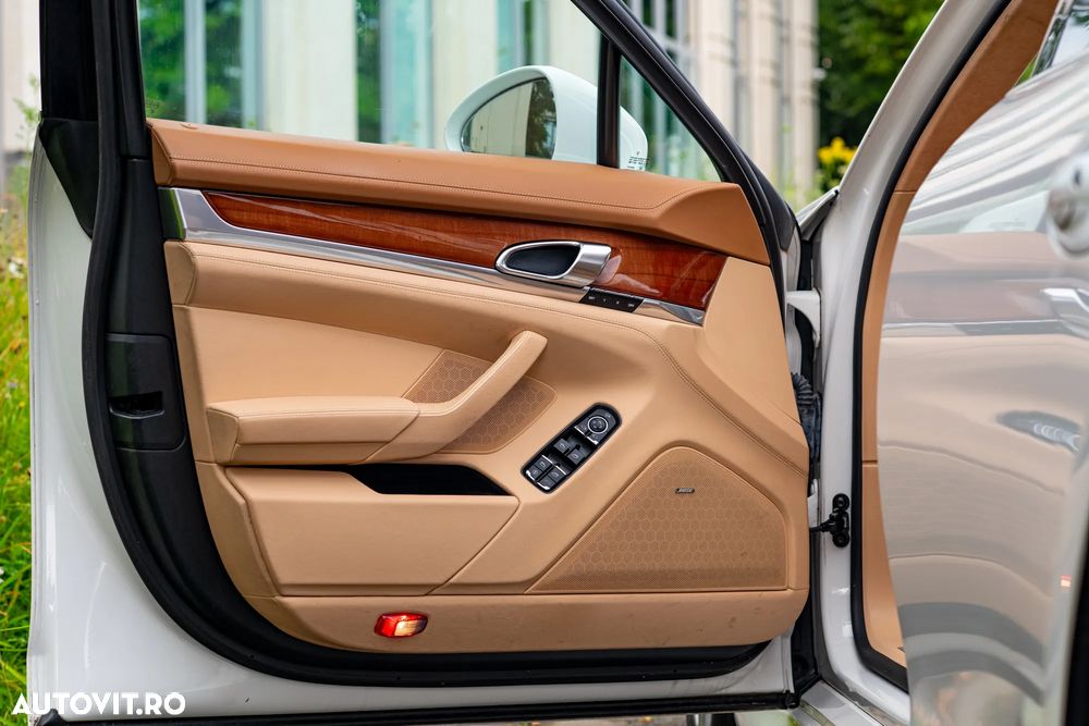 Porsche Panamera - 22