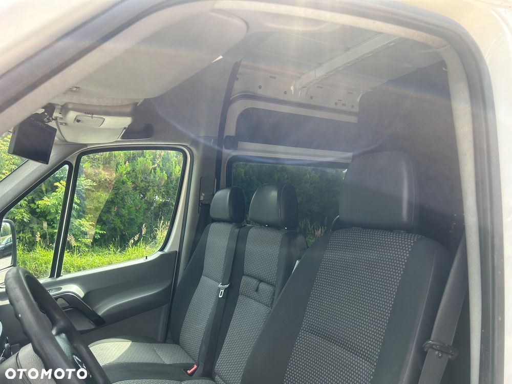 Volkswagen Crafter - 13
