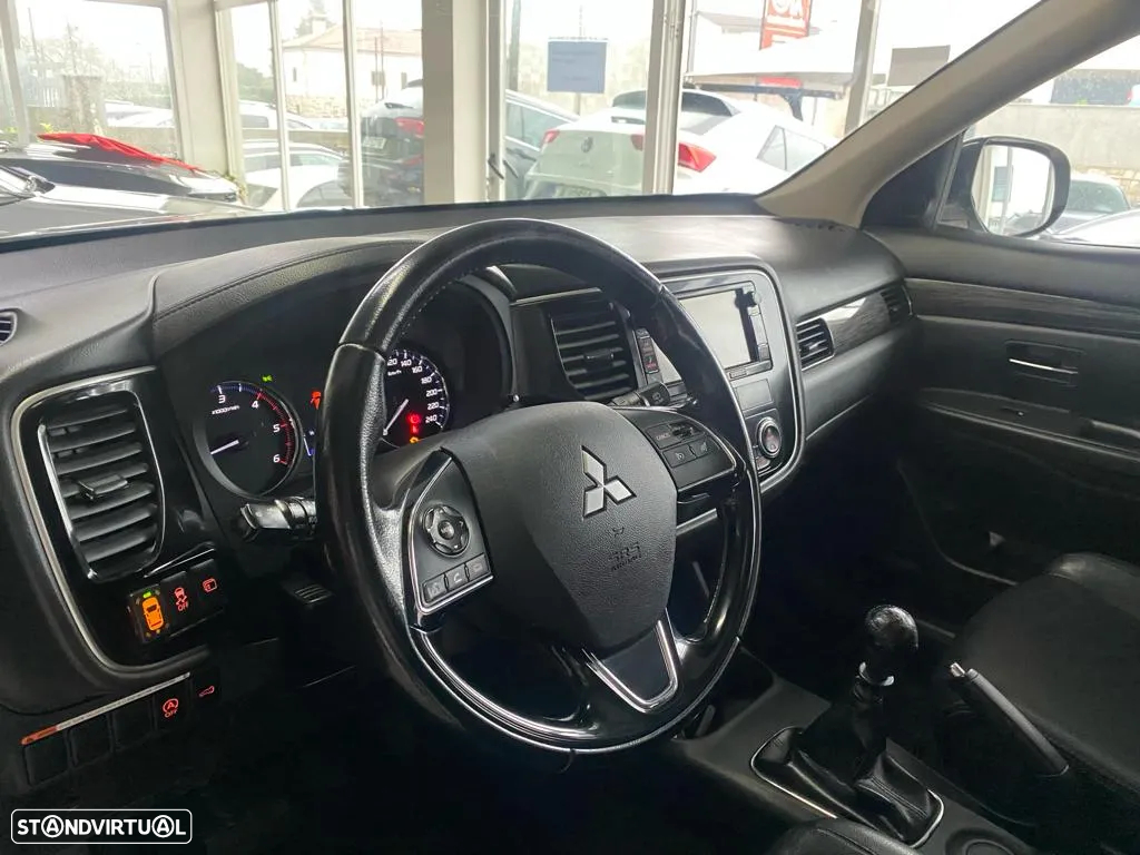 Mitsubishi Outlander 2.2 DI-D Intense - 9