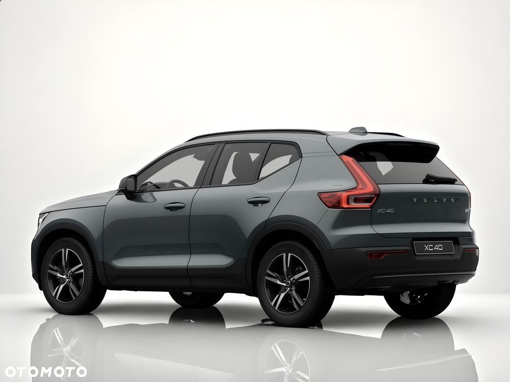 Volvo XC 40 B3 Plus Dark - 8