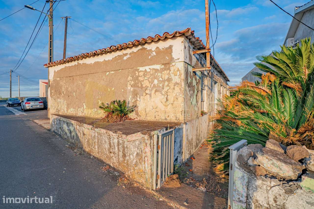 Moradia T1 para Recuperação – Vila das Lajes - Grande imagem: 2/12