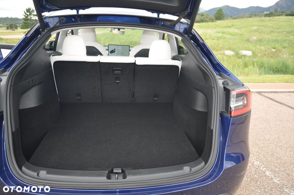 Tesla Model Y - 15