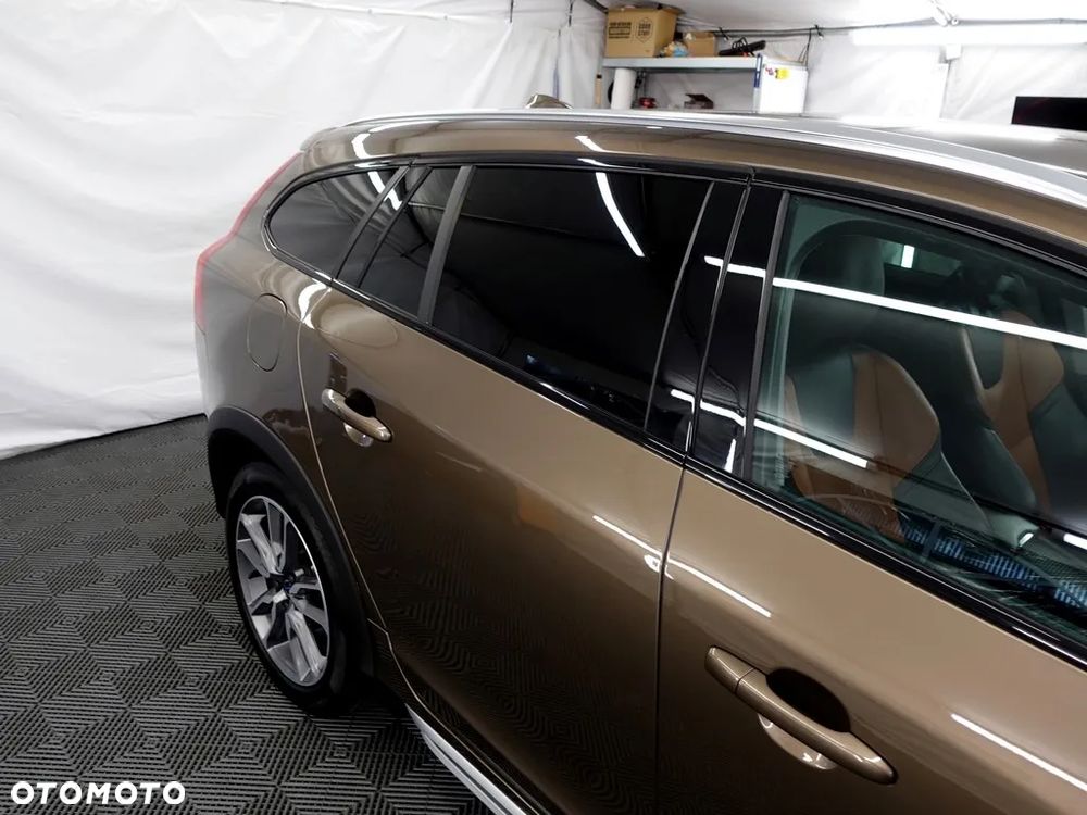 Volvo V60 Cross Country T5 AWD Summum - 29
