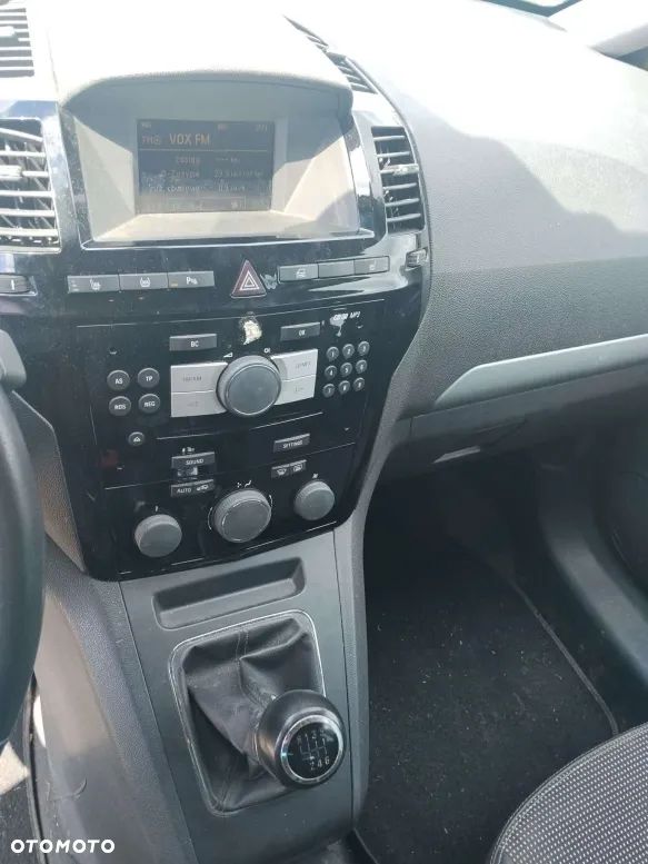 Opel Zafira - 8
