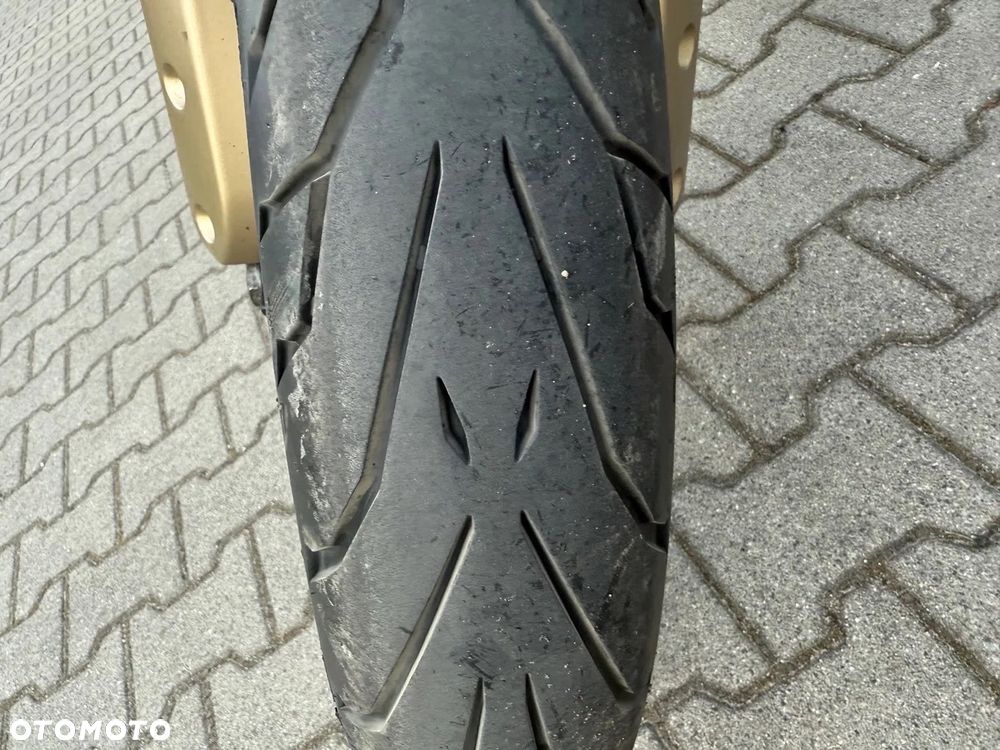 Moto Guzzi Stelvio - 9