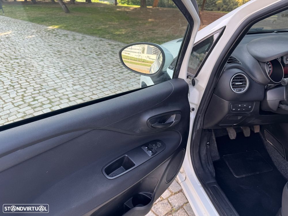 Fiat Punto 1.3 M-Jet Lounge S&S - 13