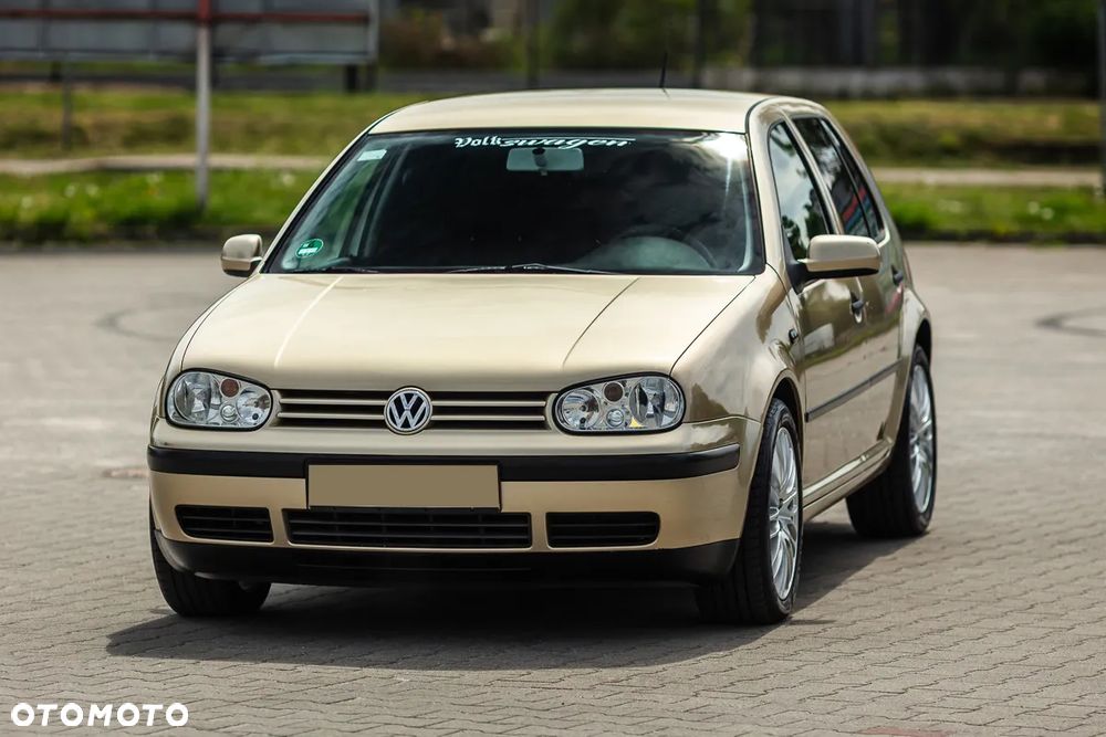 Volkswagen Golf - 2