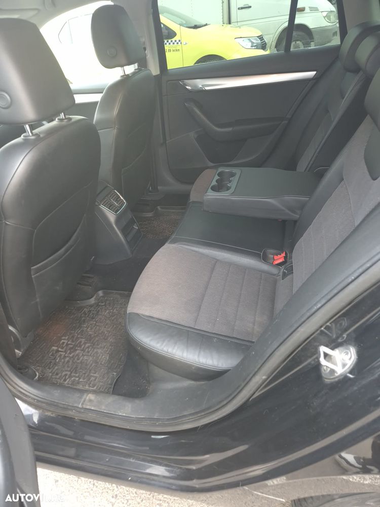 Skoda Octavia 1.4 TSI STYLE DSG - 7