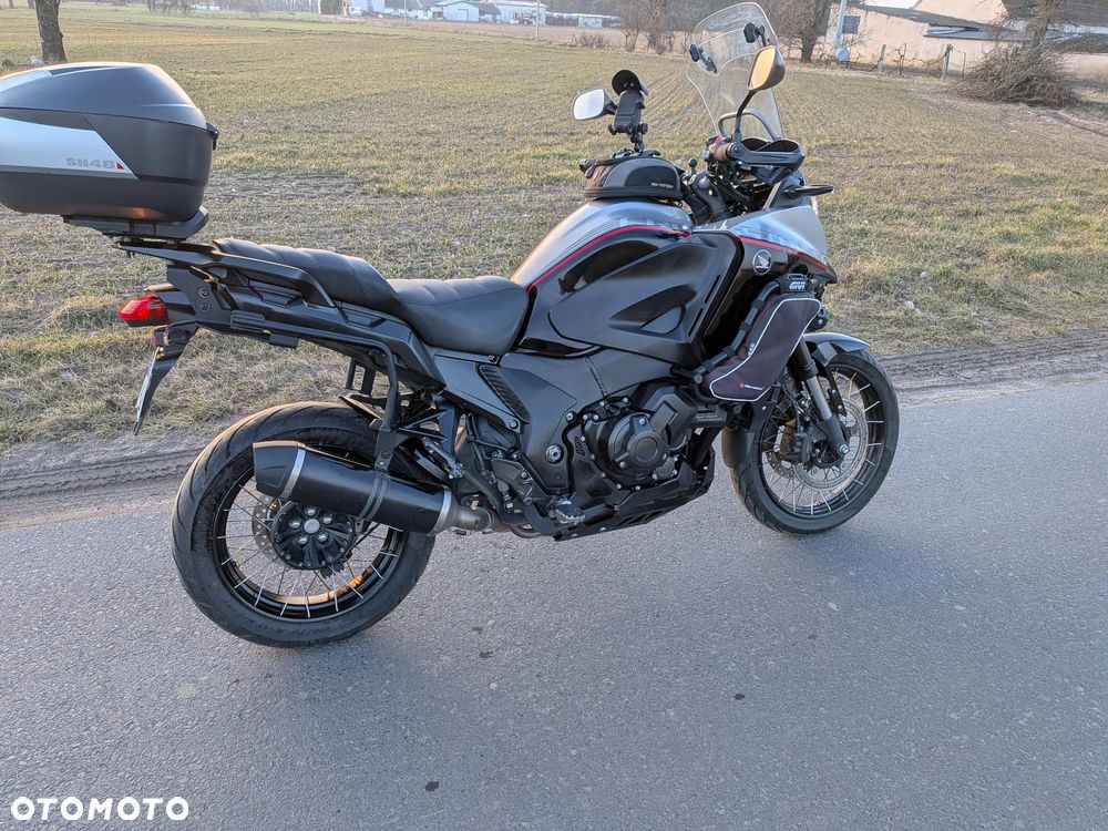 Honda VFR - 12