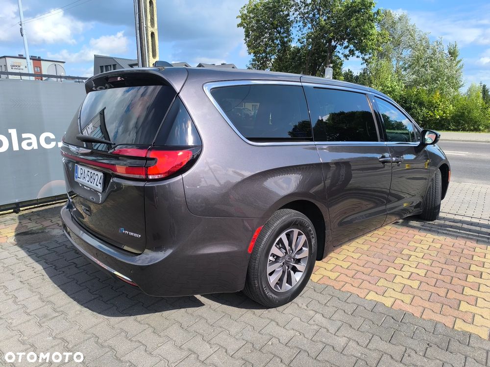Chrysler Pacifica - 32