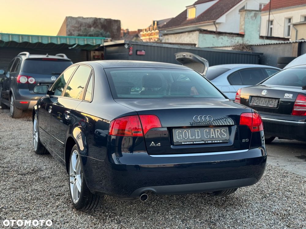Audi A4 Limousine - 5