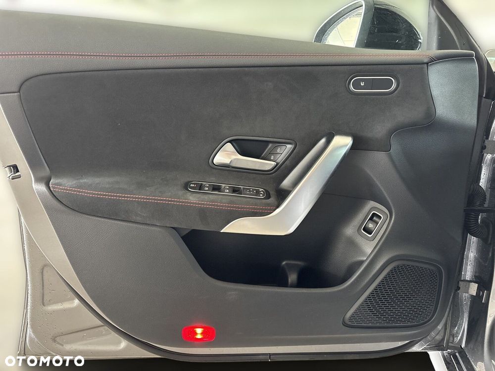 Mercedes-Benz CLA - 18