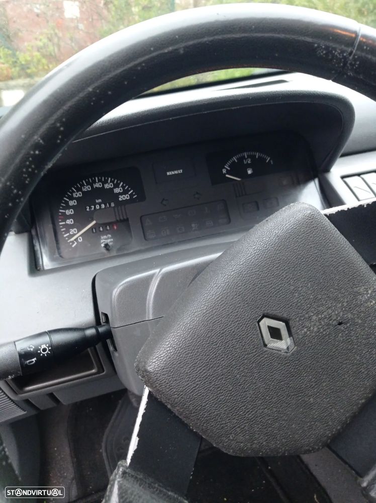 Renault Clio 1.9 D RXE - 7