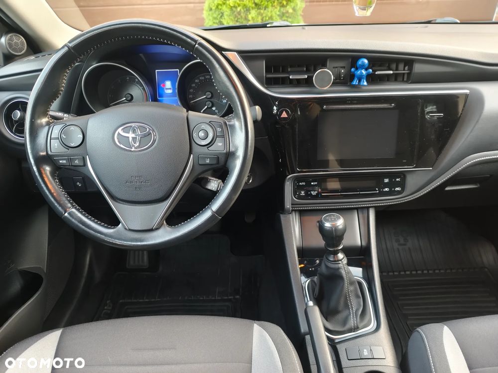 Toyota Auris 1.6 Dynamic - 23
