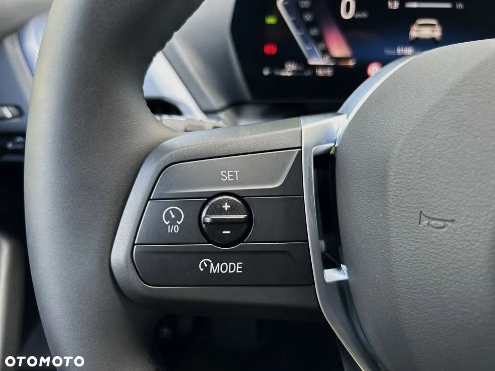 BMW Seria 1 120 mHEV - 24