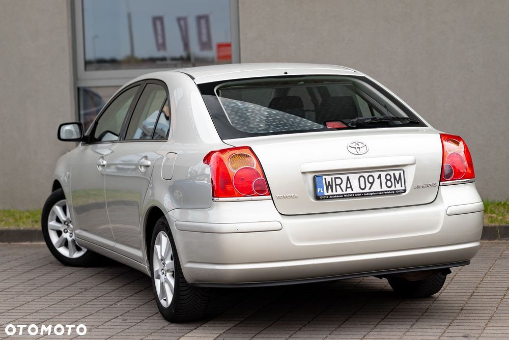 Toyota Avensis 1.8 VVT-i Executive - 12