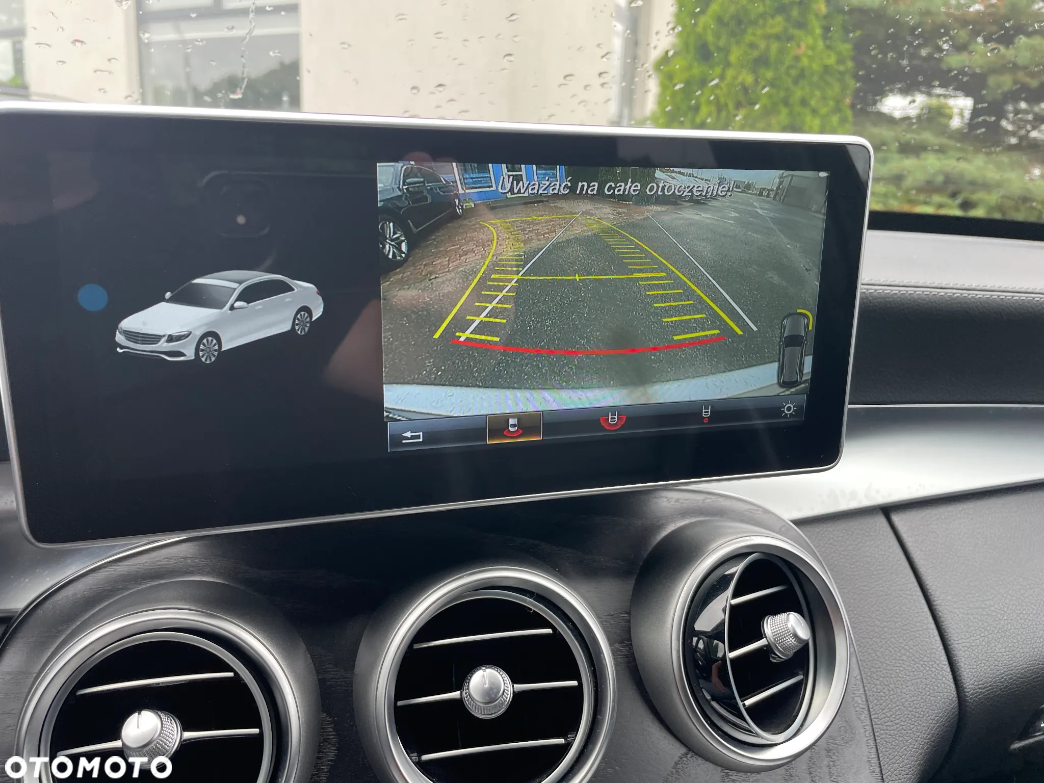 Mercedes-Benz Klasa C 400 4Matic T 7G-TRONIC AMG Line - 32